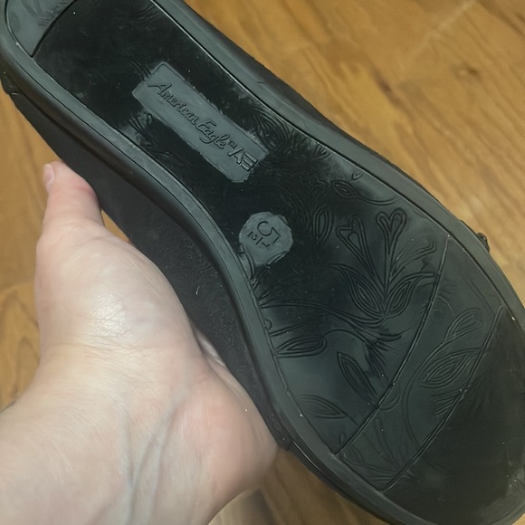 American Eagle Suede Flats. - Picture 3 of 5